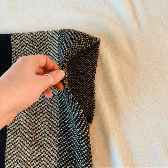 Anthropologie Cocogio Italian Wool/ Alpaca Blend Poncho cape, Tan/Black One Size - Picture 6 of 7
